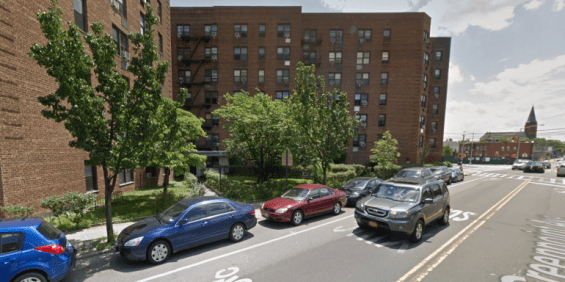 39-20 Greenpoint Avenue (GMaps)