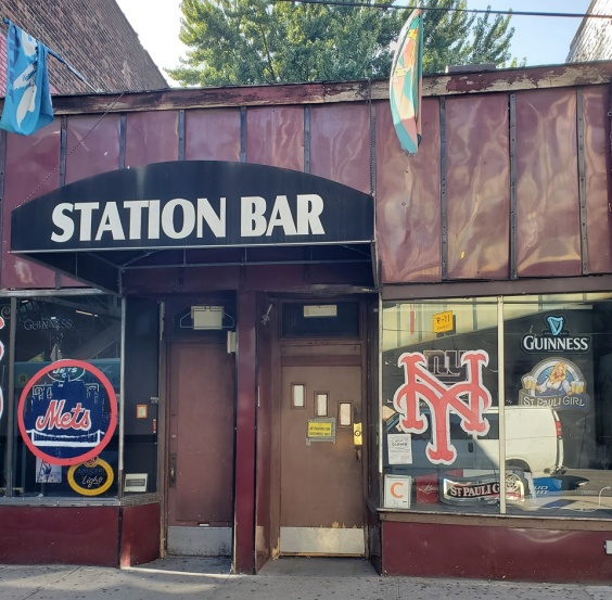 station-bar-on-61st-street-closed-for-operating-without-a-food-handling